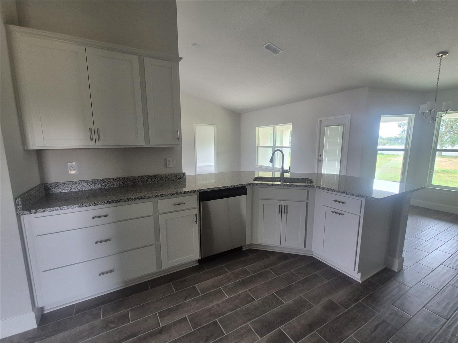 Listing photo id 20 for 36951 Hidden View