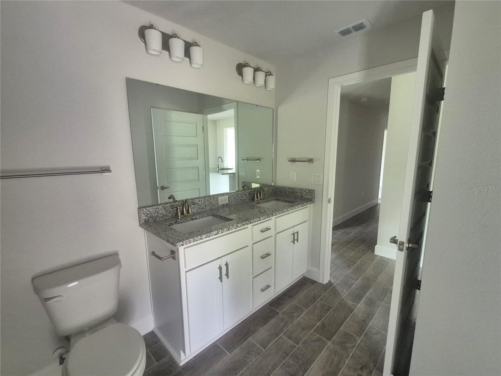 Listing photo id 33 for 36951 Hidden View