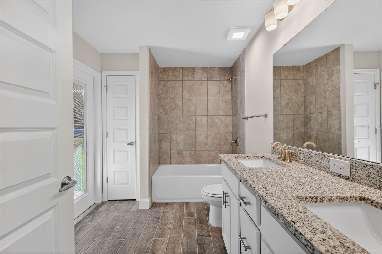 Listing photo id 47 for 36951 Hidden View