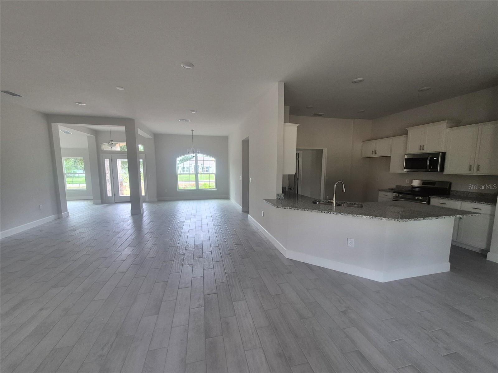 Listing photo id 7 for 36951 Hidden View