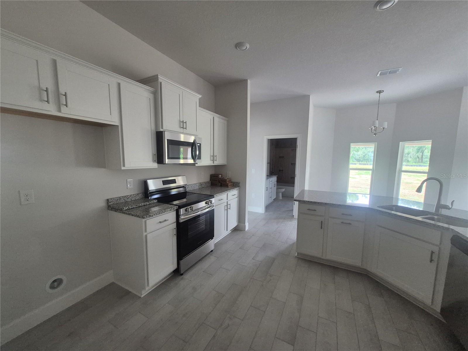 Listing photo id 11 for 36946 Hidden View