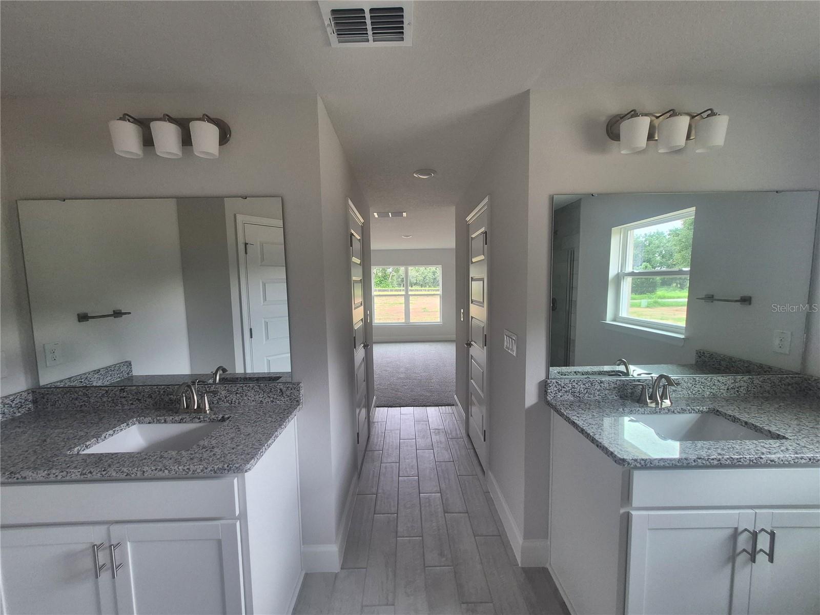 Listing photo id 15 for 36946 Hidden View