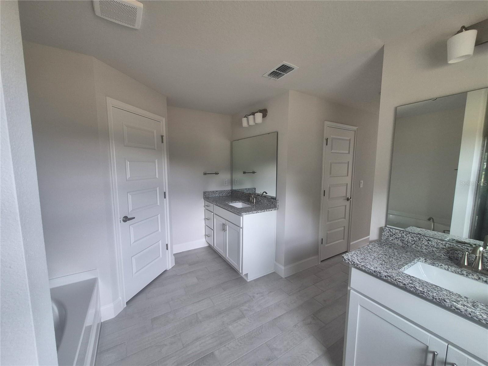 Listing photo id 19 for 36946 Hidden View