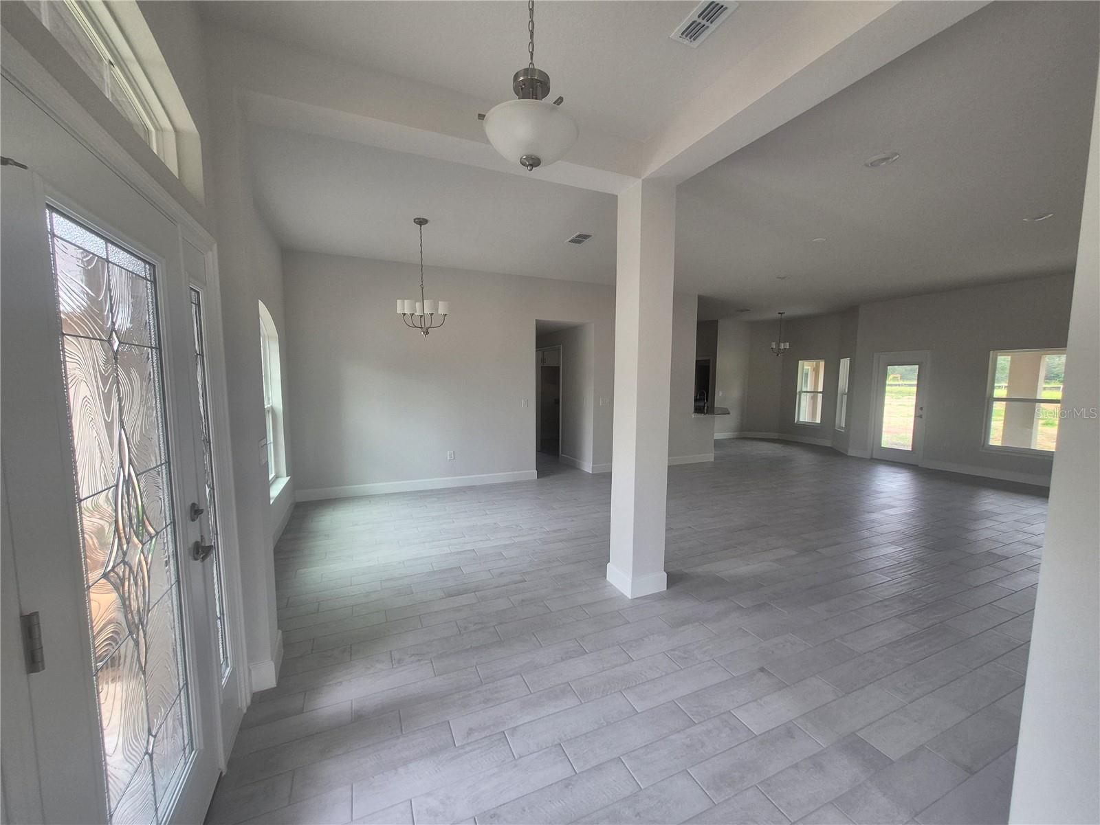 Listing photo id 3 for 36946 Hidden View