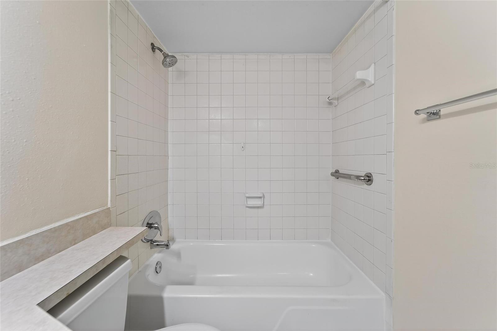 Image 30 of 35 For 704 Oakgrove Drive 117d