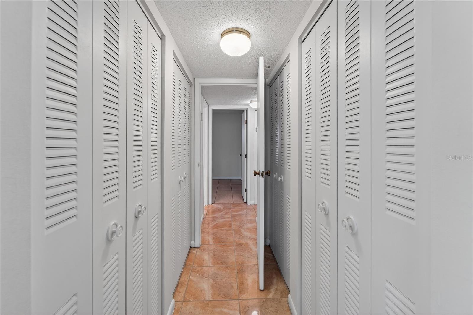 Image 31 of 35 For 704 Oakgrove Drive 117d