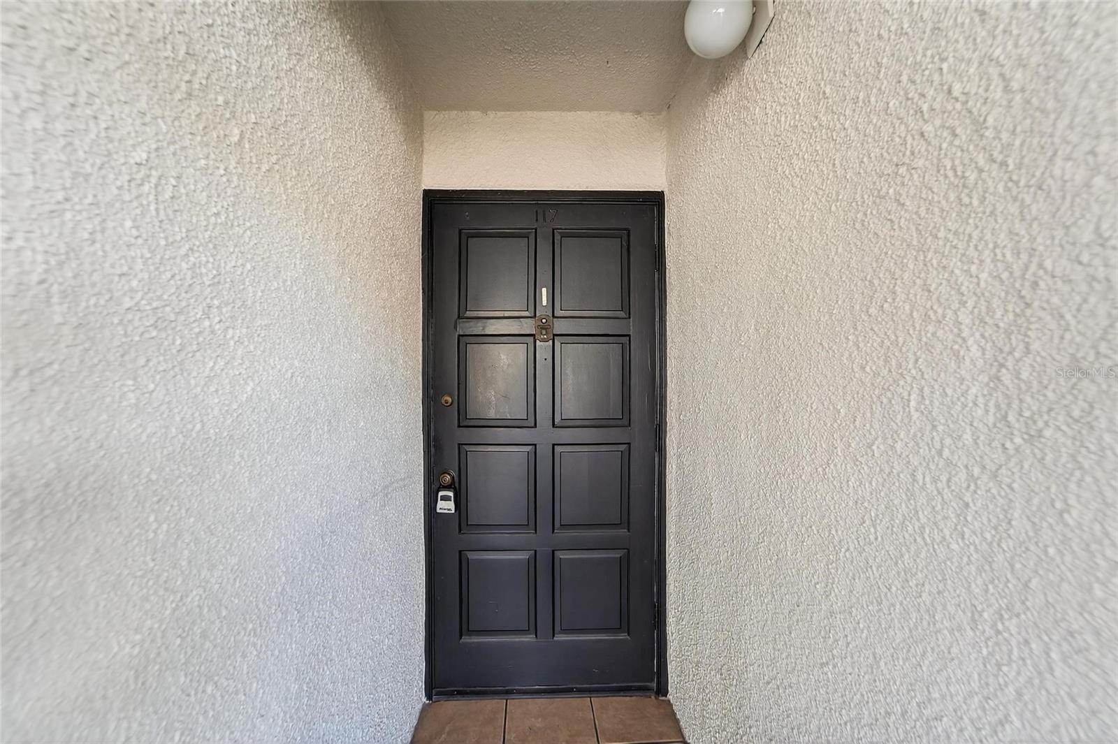 Image 5 of 35 For 704 Oakgrove Drive 117d