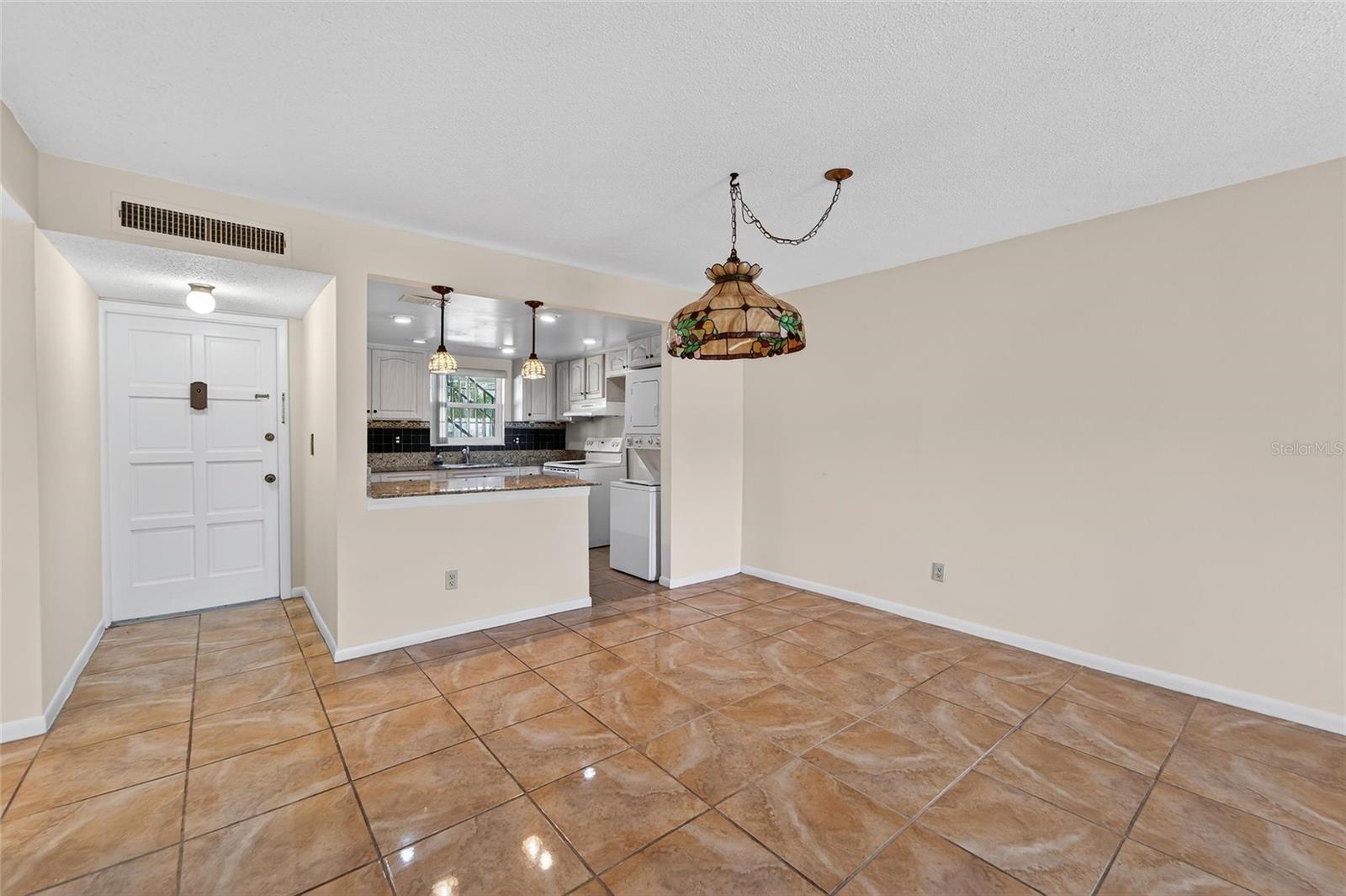 Image 9 of 35 For 704 Oakgrove Drive 117d