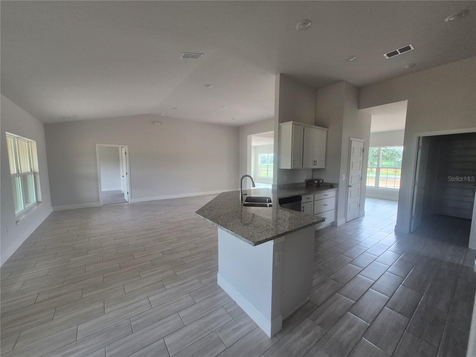 Listing photo id 9 for 37028 Hidden View