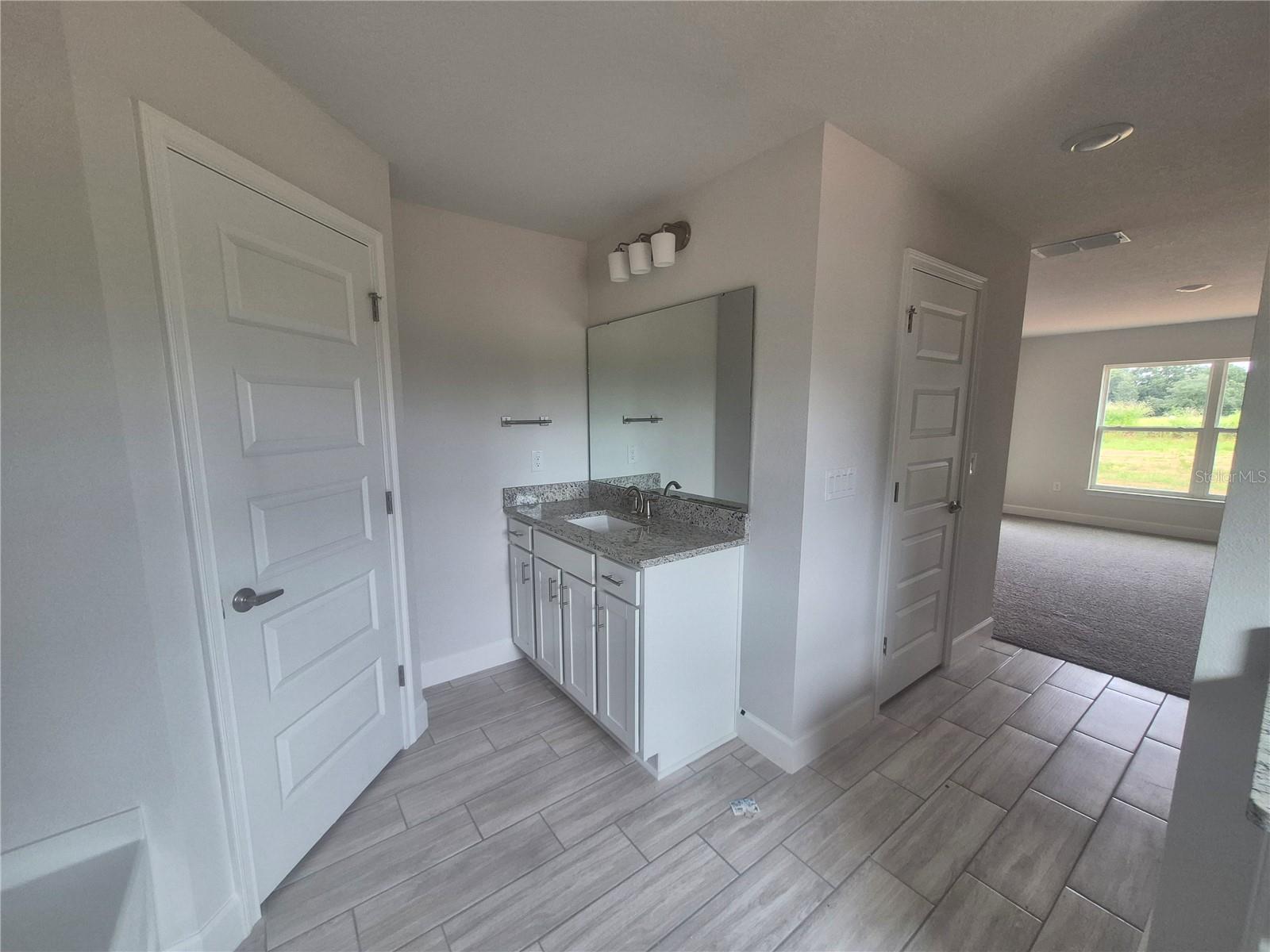Listing photo id 16 for 37028 Hidden View