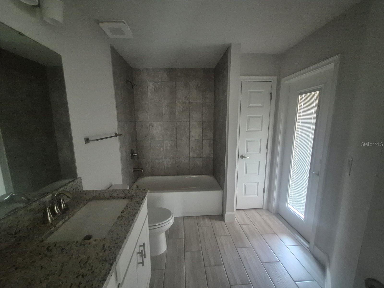 Listing photo id 22 for 37028 Hidden View