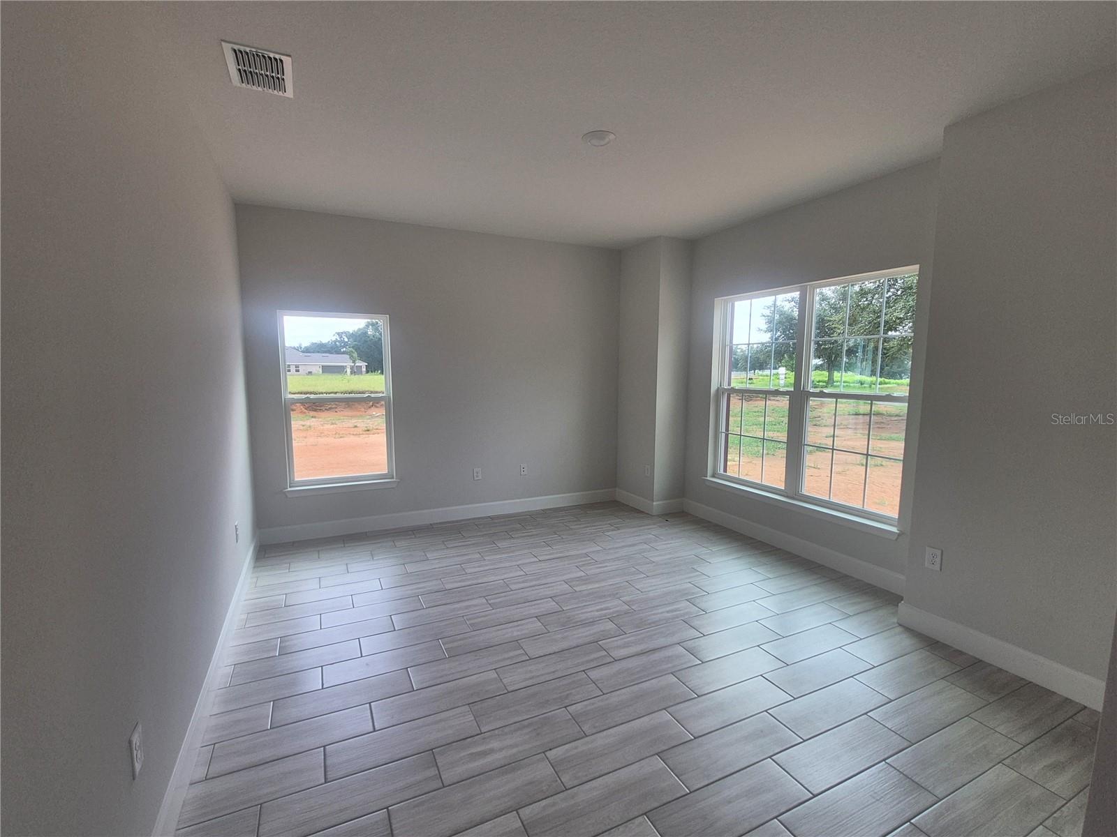 Listing photo id 4 for 37028 Hidden View
