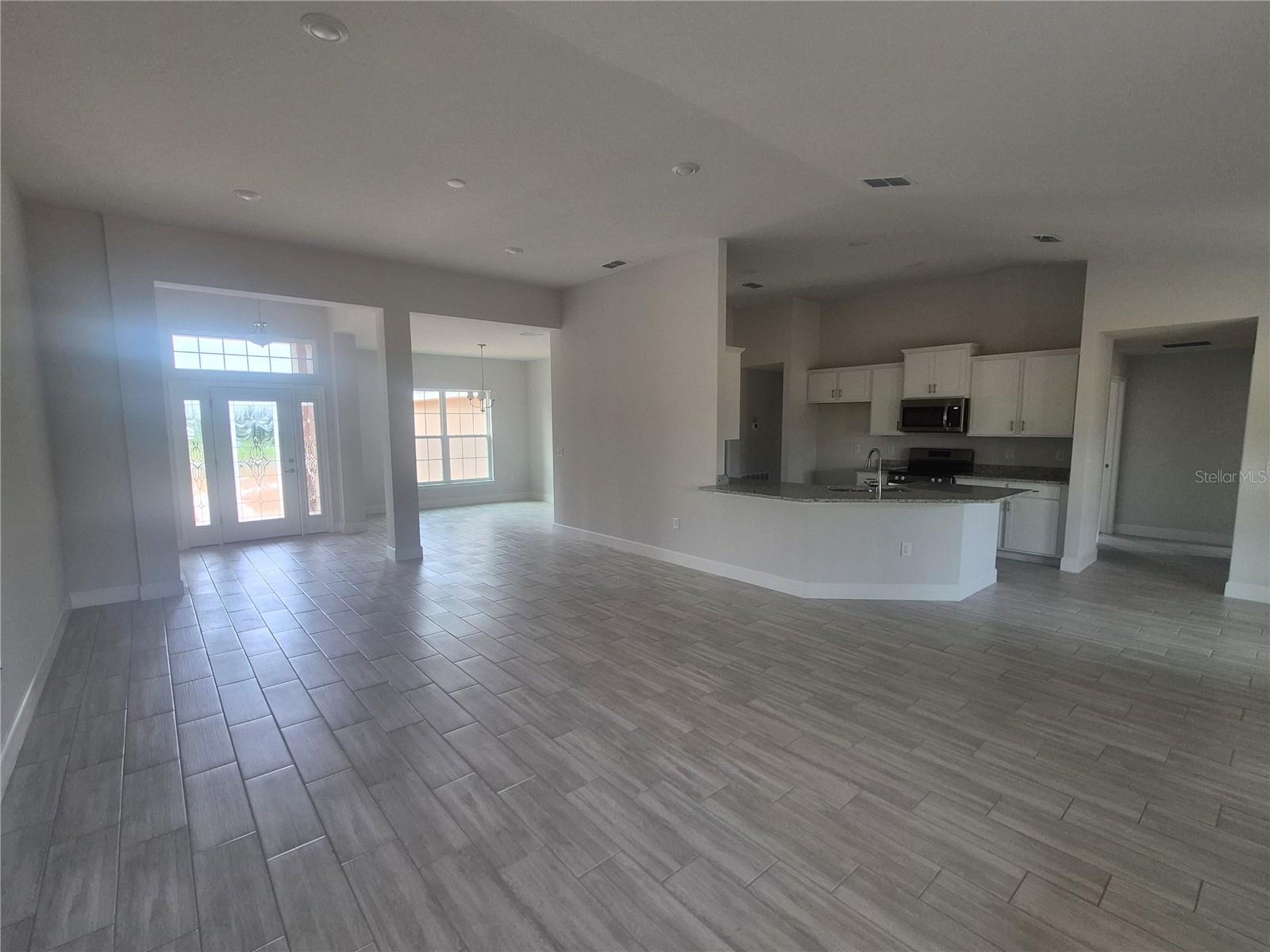 Listing photo id 5 for 37028 Hidden View