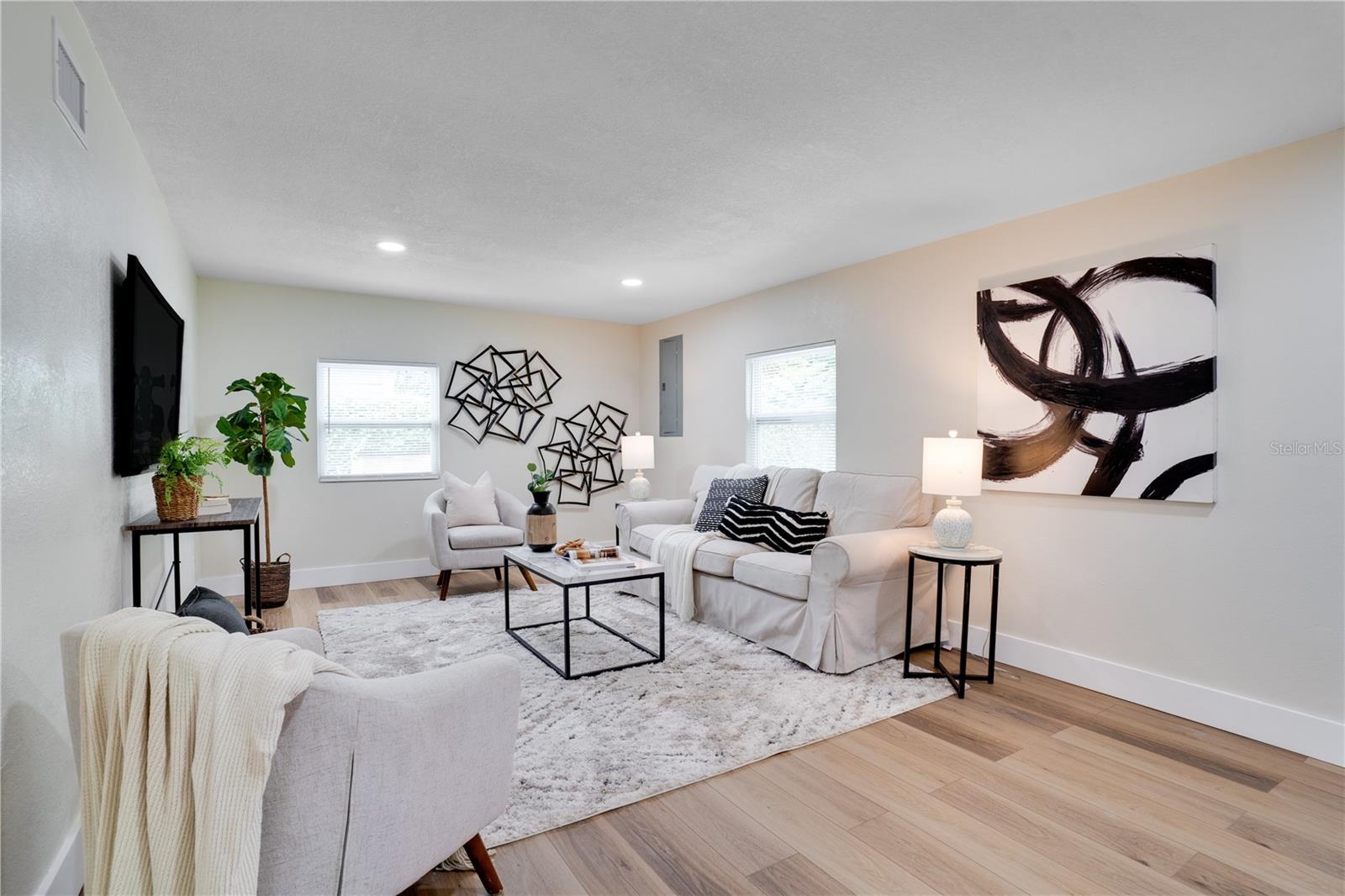 Image 11 of 34 For 7211 51st Avenue N
