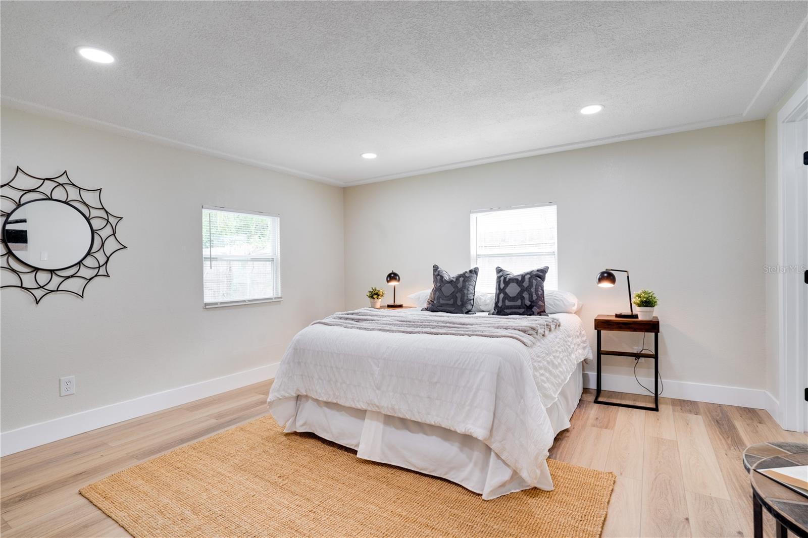 Image 15 of 34 For 7211 51st Avenue N