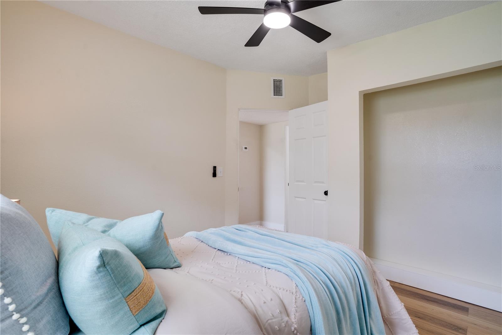 Image 21 of 34 For 7211 51st Avenue N