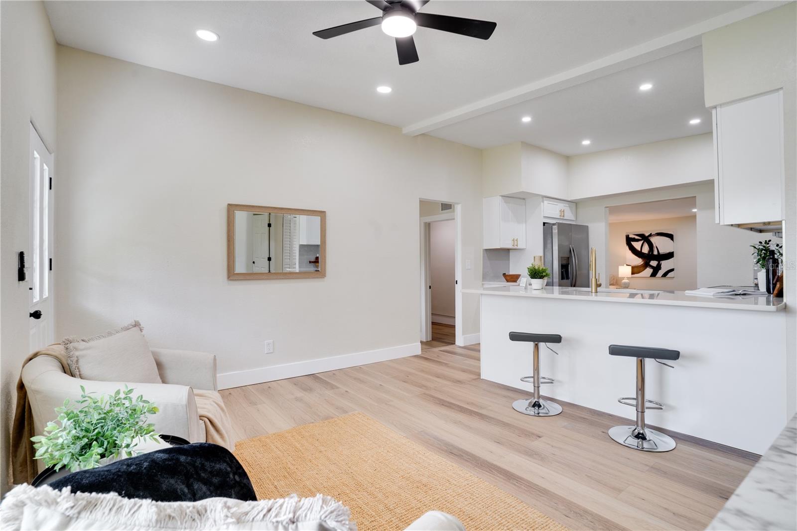 Image 4 of 34 For 7211 51st Avenue N
