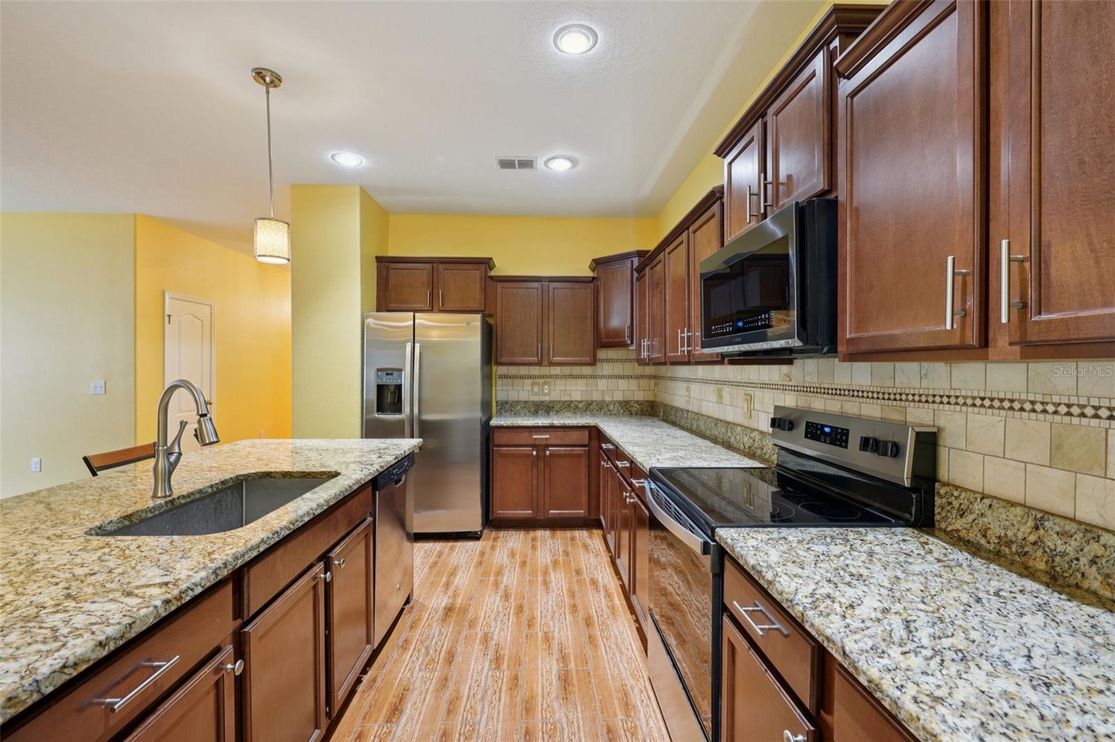Image 11 of 36 For 1412 Oak Pond Street