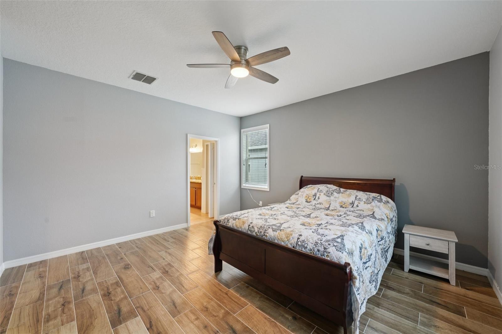 Image 12 of 36 For 1412 Oak Pond Street