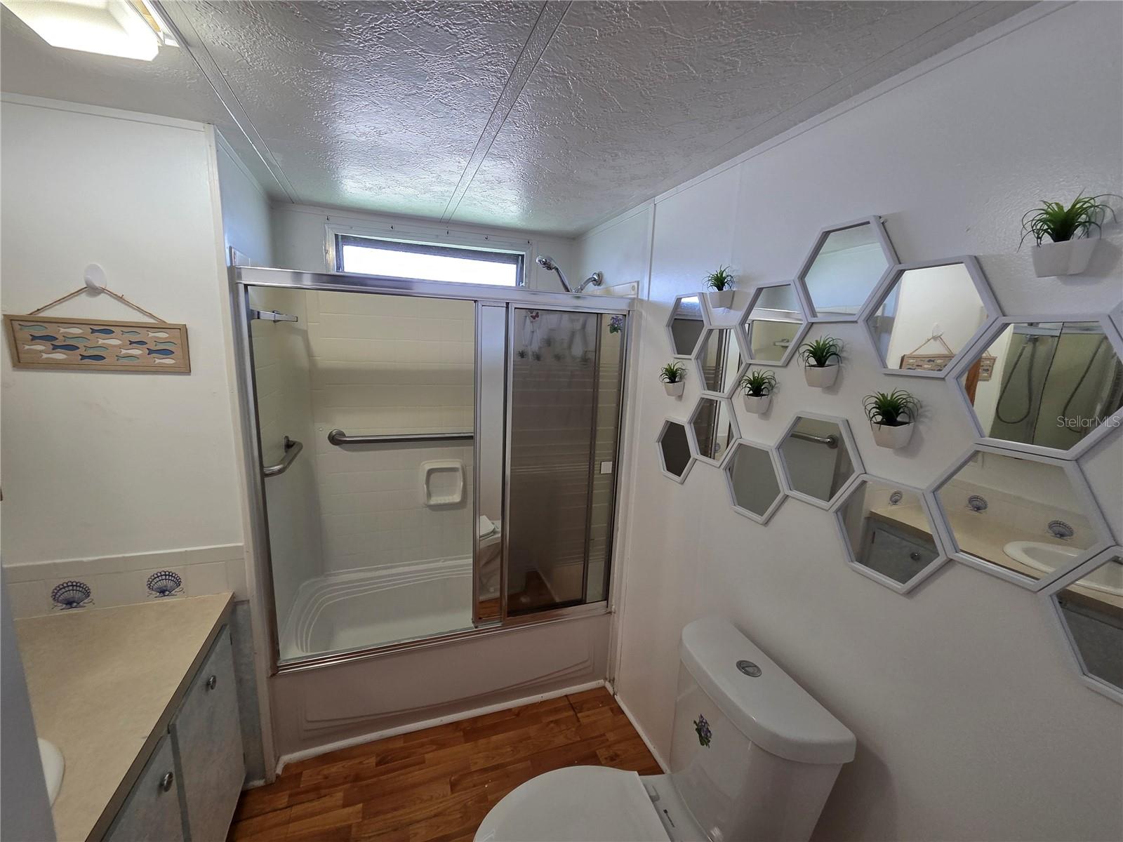 Image 18 of 20 For 39033 Flora Avenue