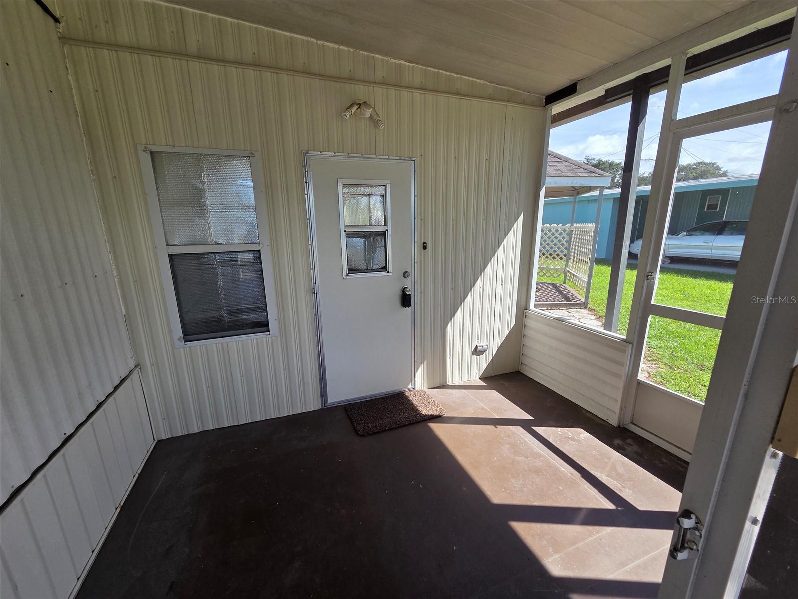 Image 6 of 20 For 39033 Flora Avenue