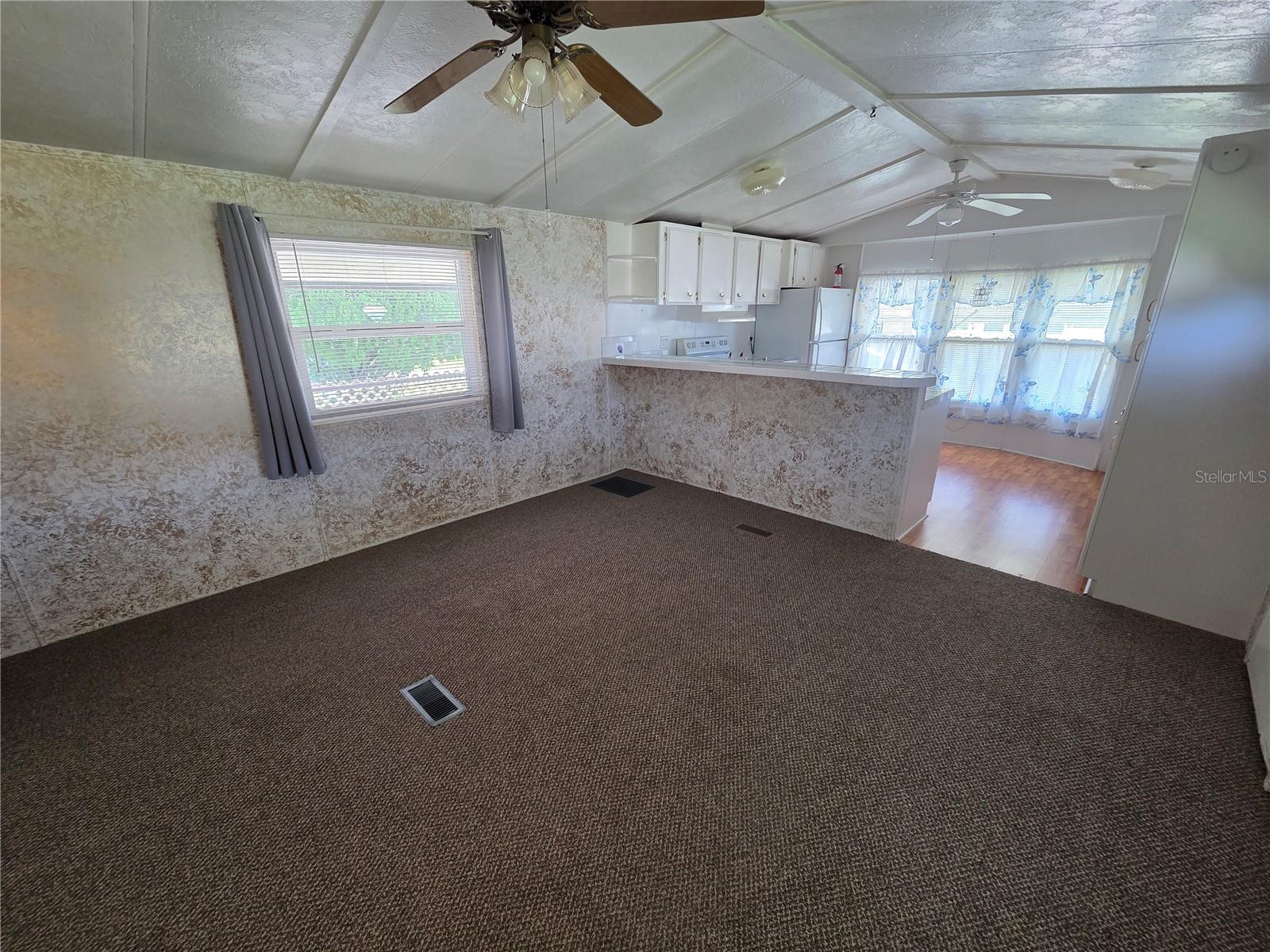 Image 9 of 20 For 39033 Flora Avenue