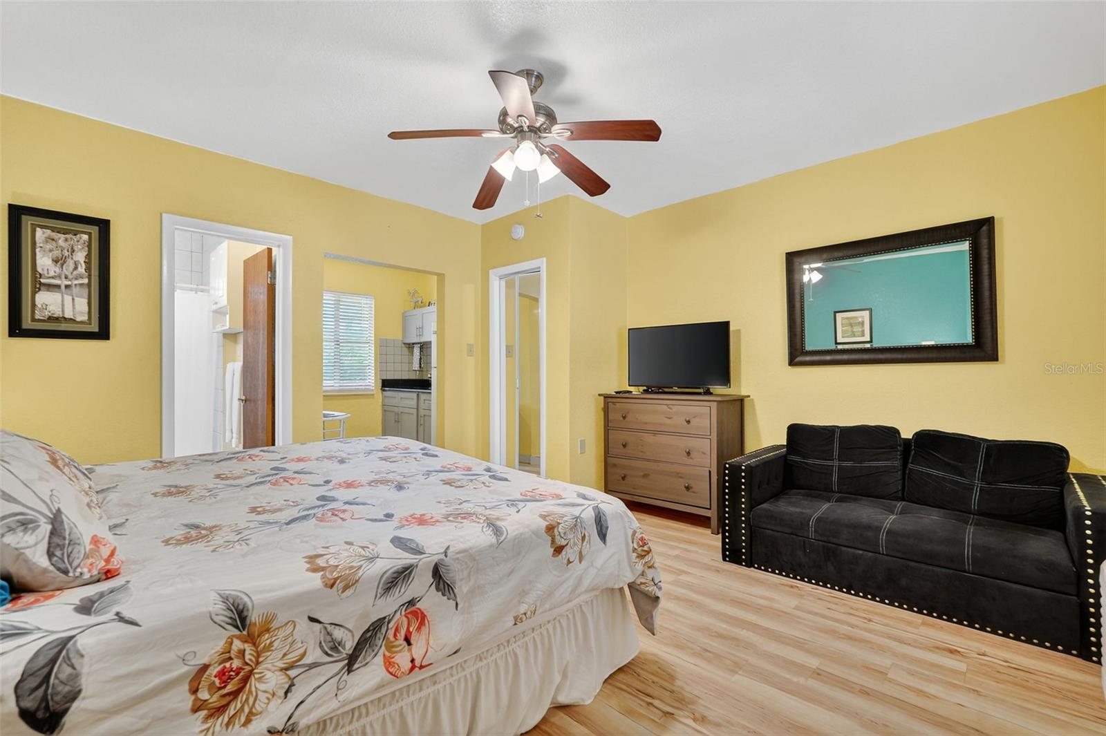 Image 18 of 59 For 3110 Philippe Parkway