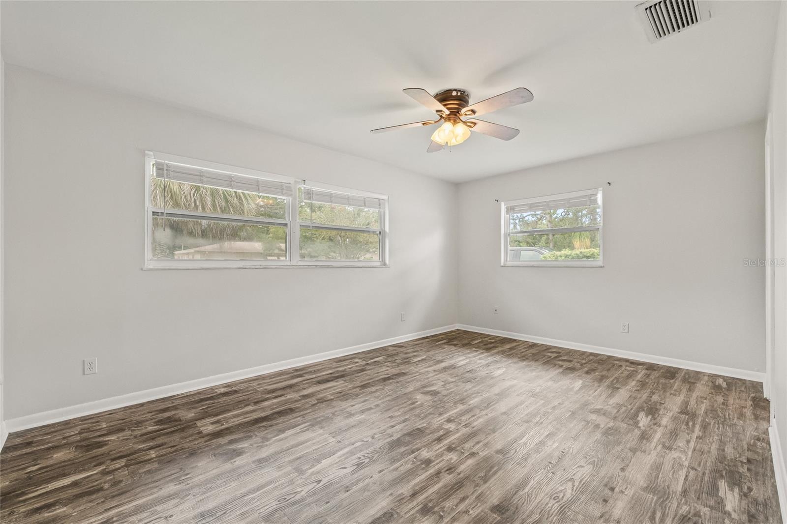 Image 4 of 31 For 1124 Sousa Drive