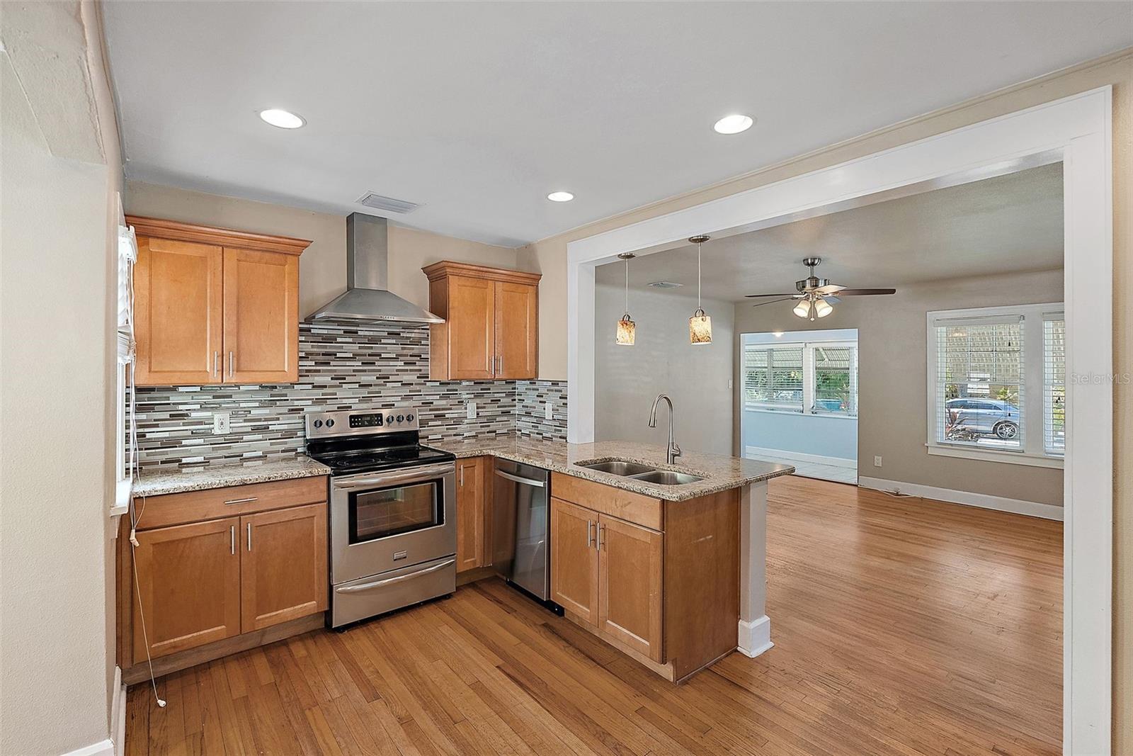 Image 10 of 25 For 769 Kirkwood Terrace N