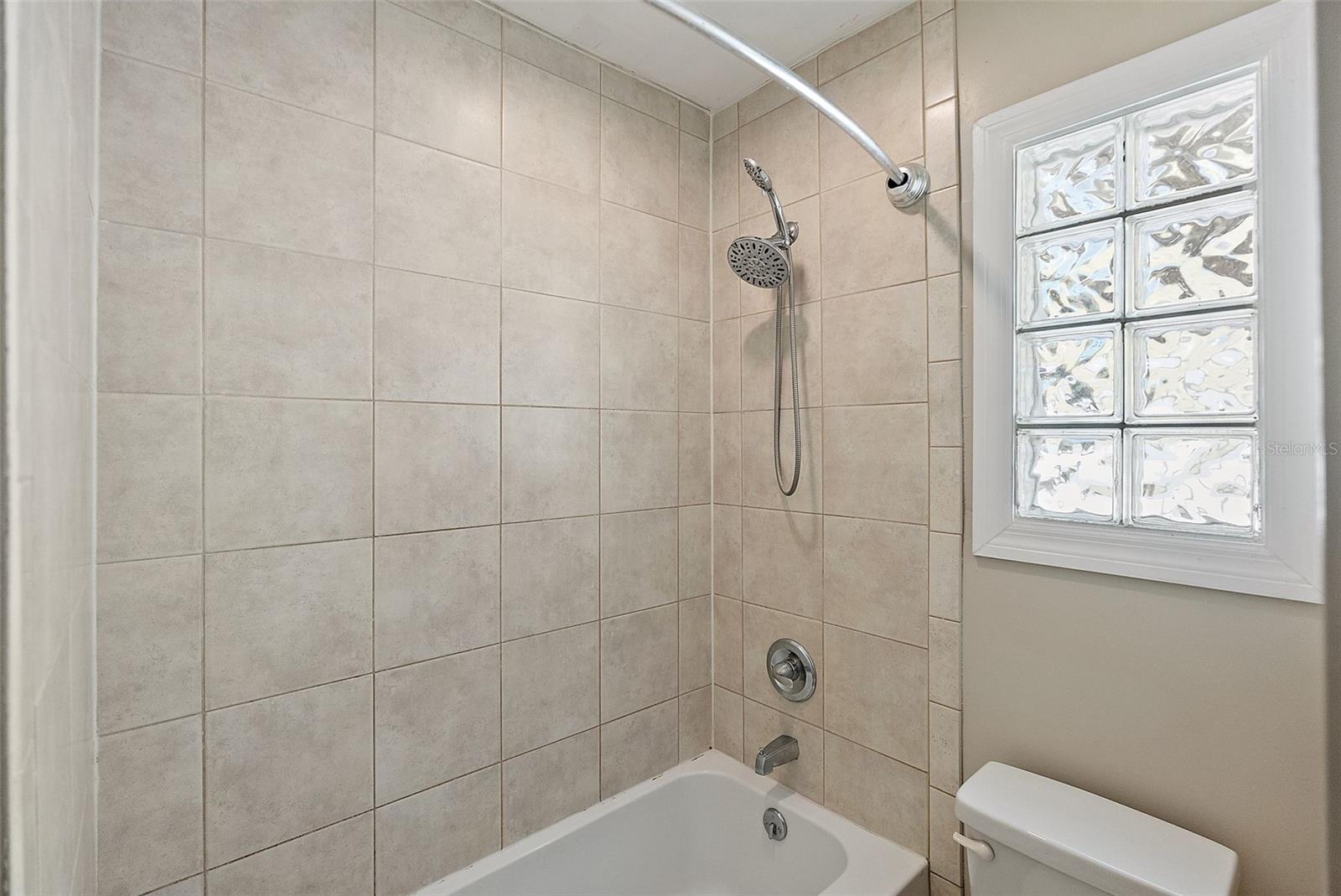 Image 17 of 25 For 769 Kirkwood Terrace N