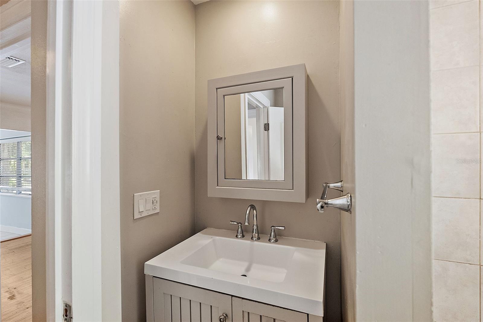 Image 18 of 25 For 769 Kirkwood Terrace N