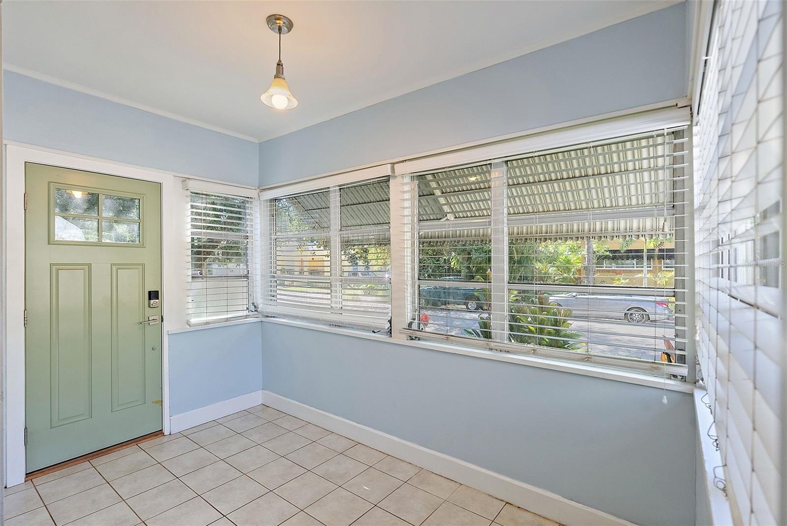 Image 4 of 25 For 769 Kirkwood Terrace N