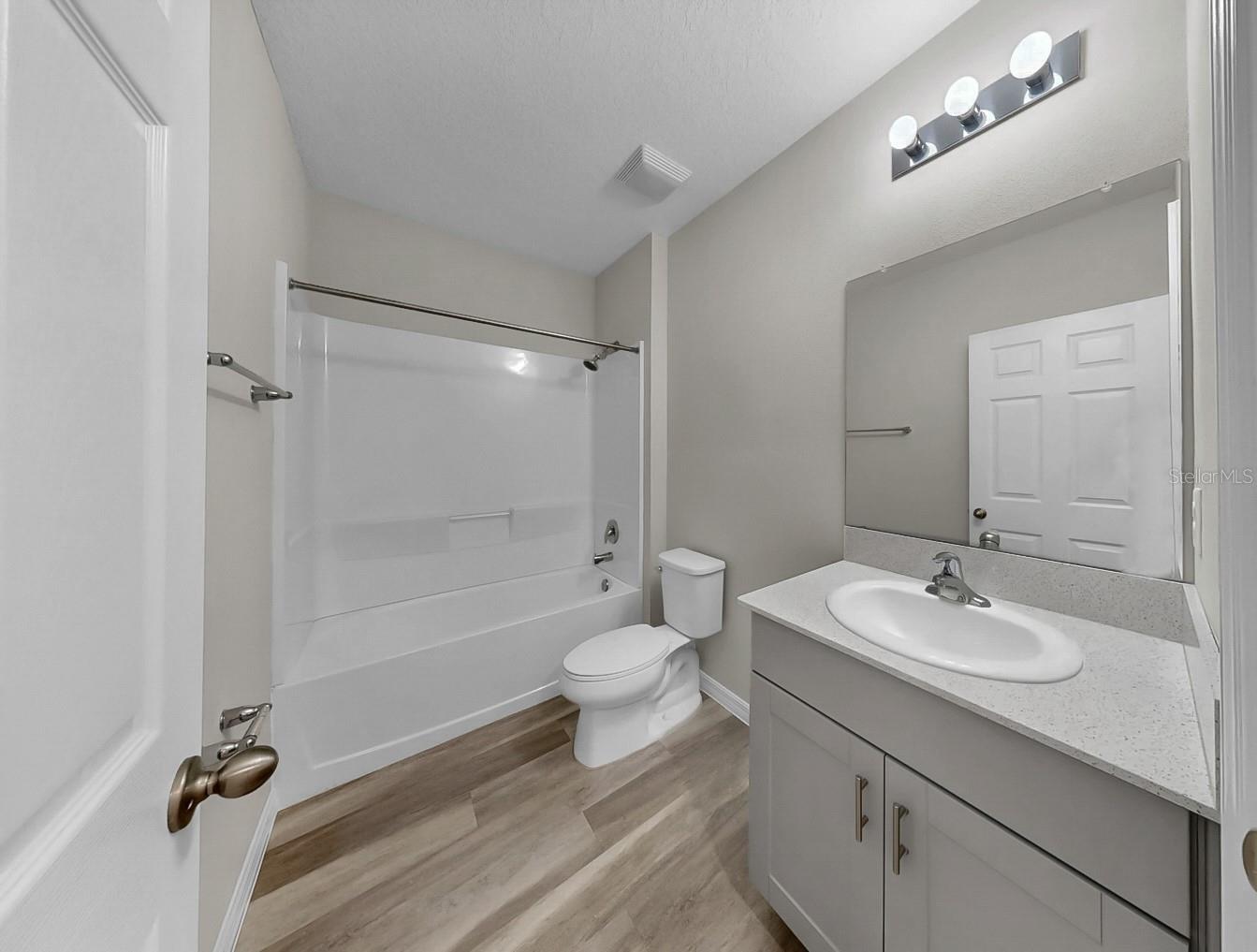 Image 33 of 72 For 13102 Zolo Springs Circle