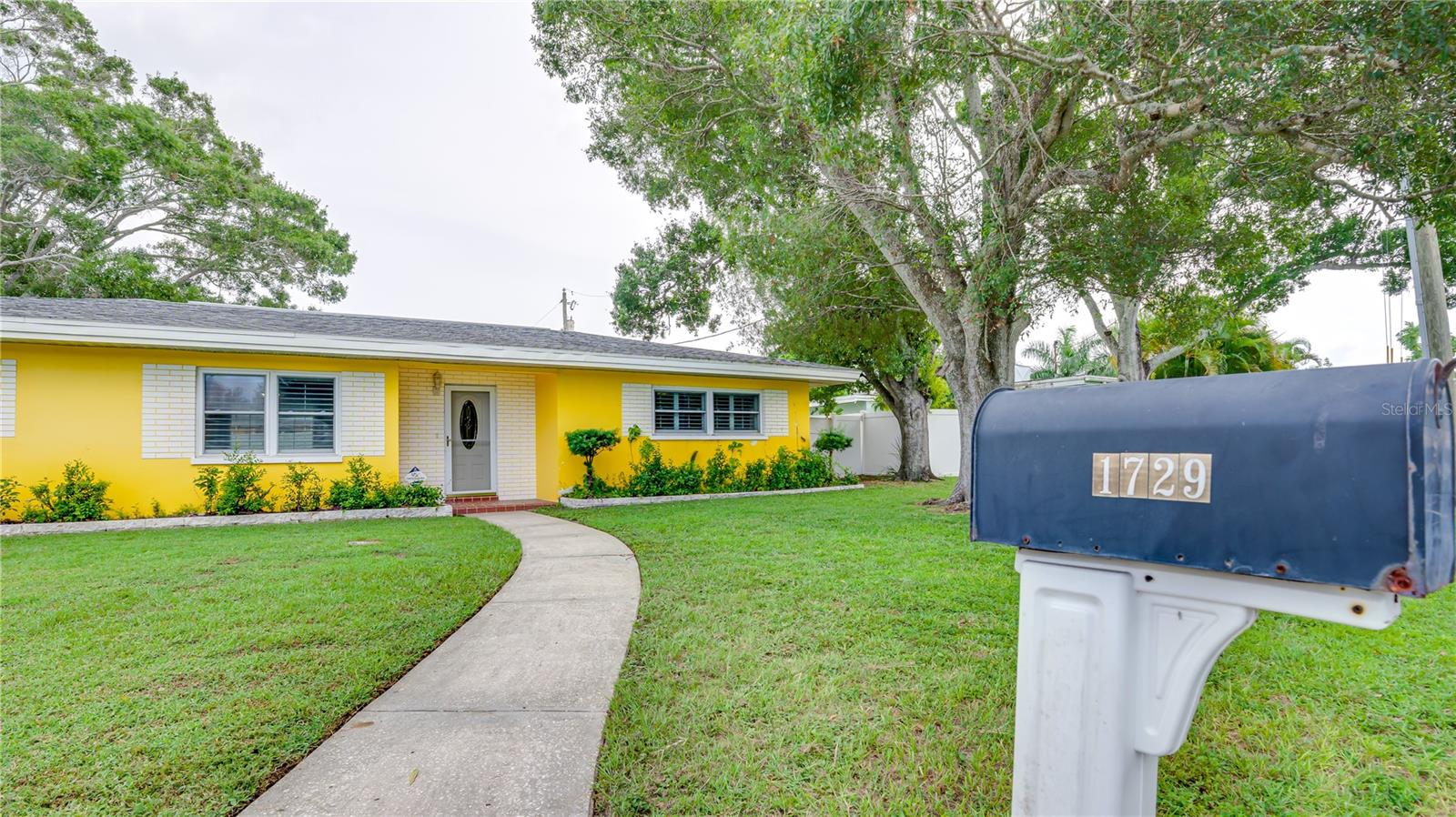 Image 2 of 46 For 1729 Kenilworth Drive