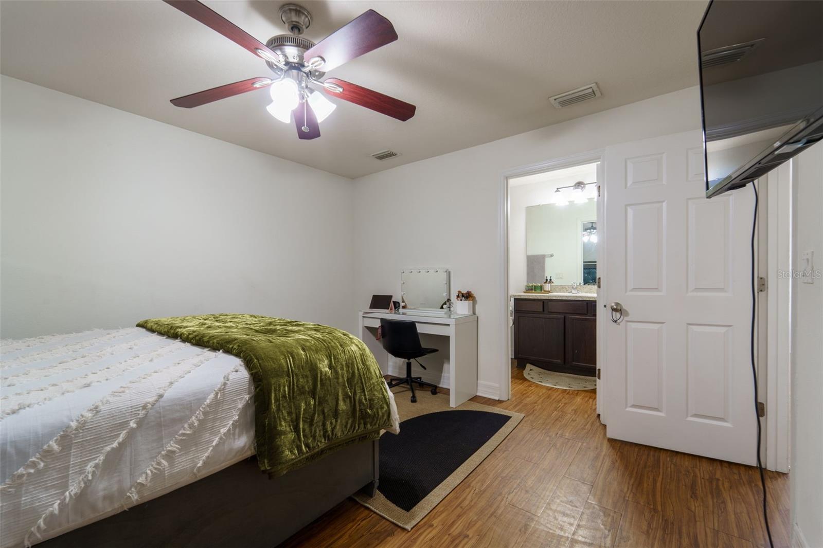 Image 18 of 31 For 3413 54th Street B