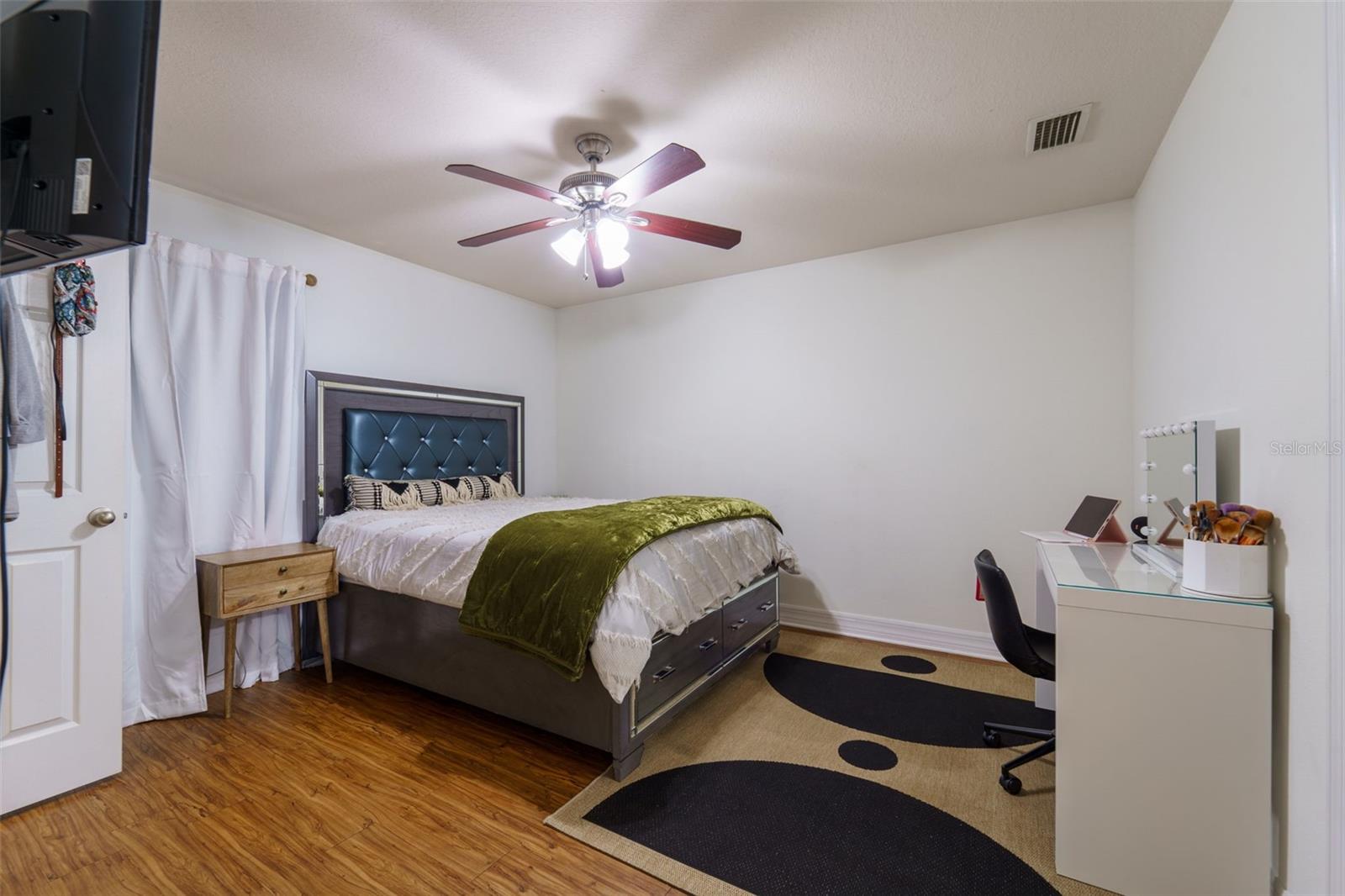 Image 20 of 31 For 3413 54th Street B
