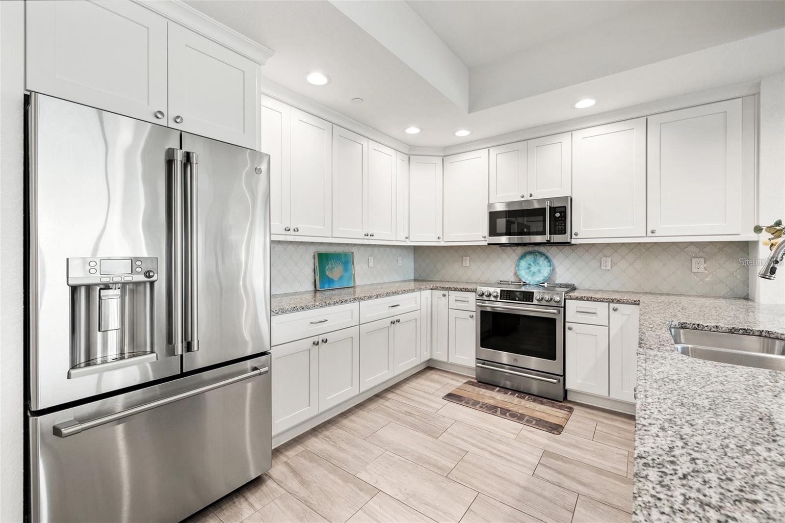 Image 16 of 55 For 706 Bayway Boulevard 301