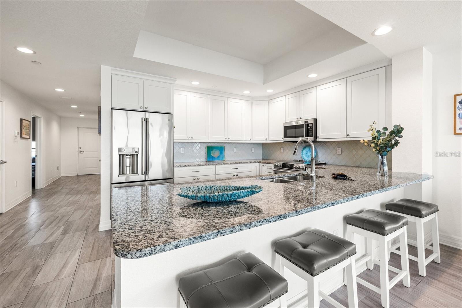 Image 21 of 55 For 706 Bayway Boulevard 301