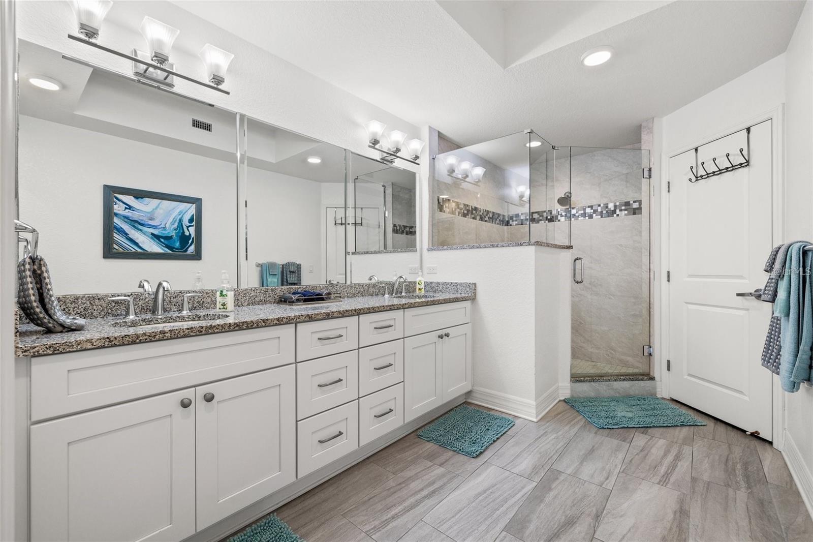Image 27 of 55 For 706 Bayway Boulevard 301