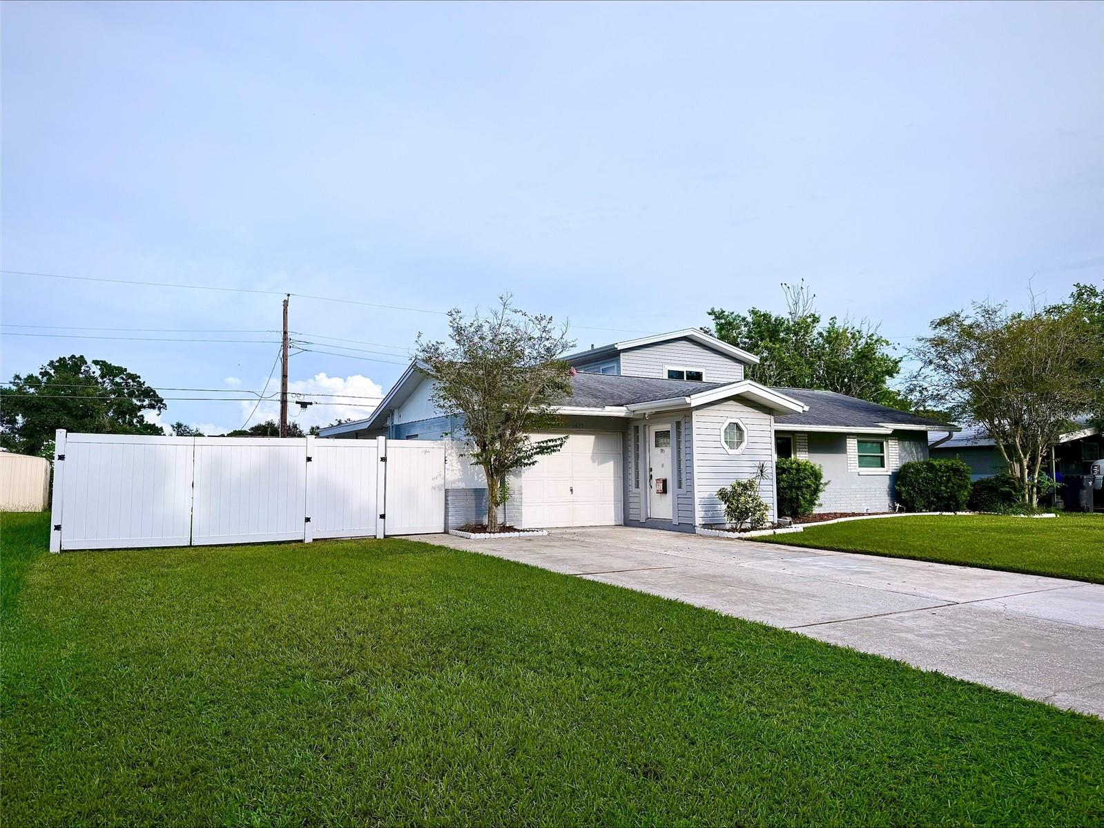 Image 3 of 30 For 6615 27th Street N