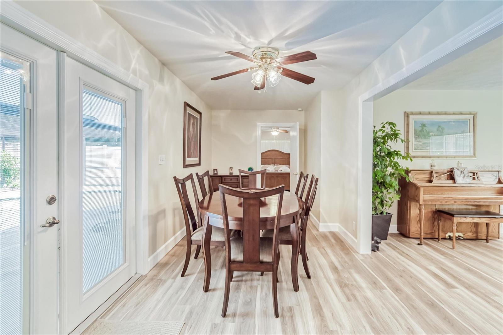 Image 13 of 40 For 207 Glendale Drive