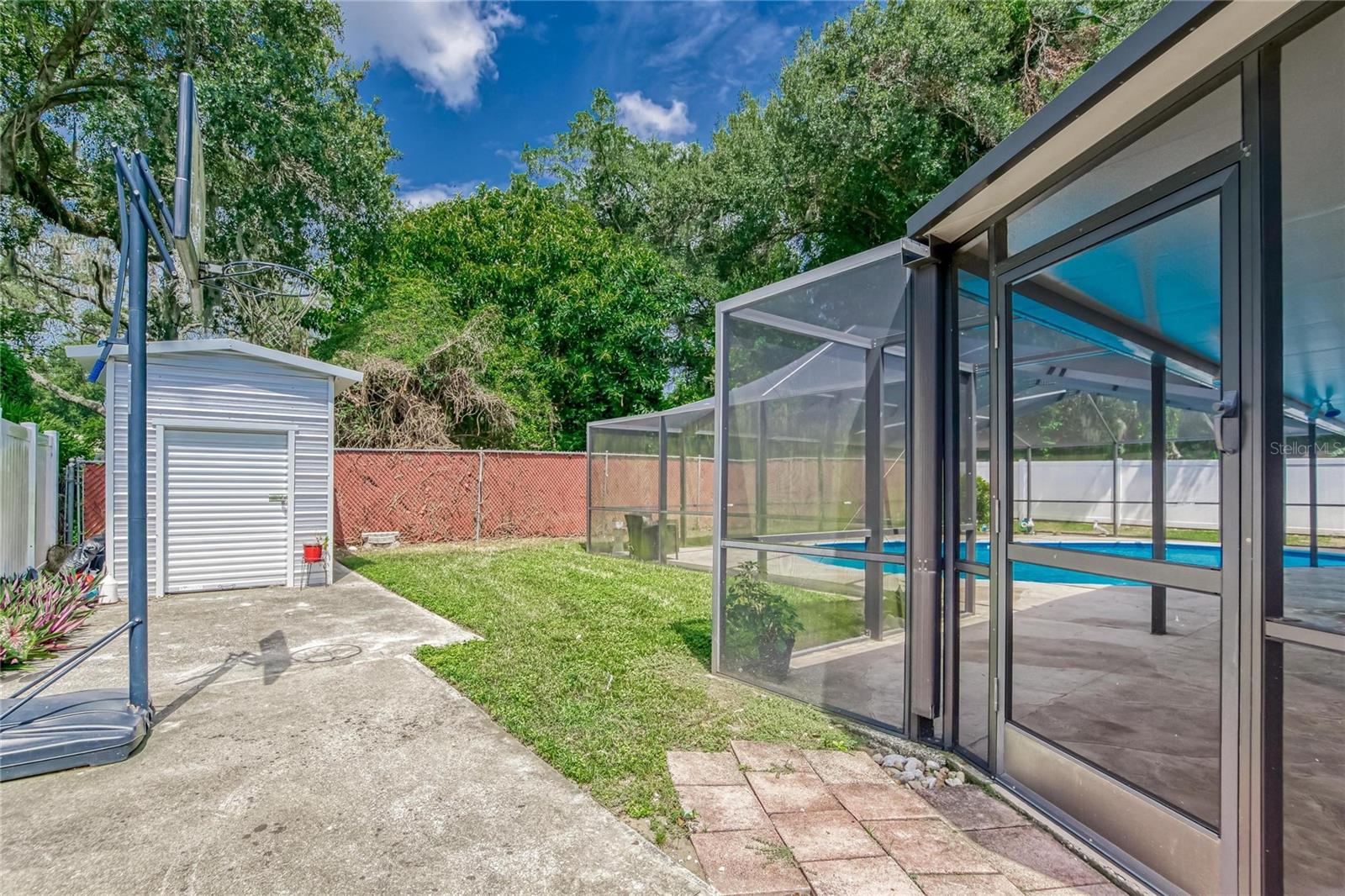 Image 38 of 40 For 207 Glendale Drive