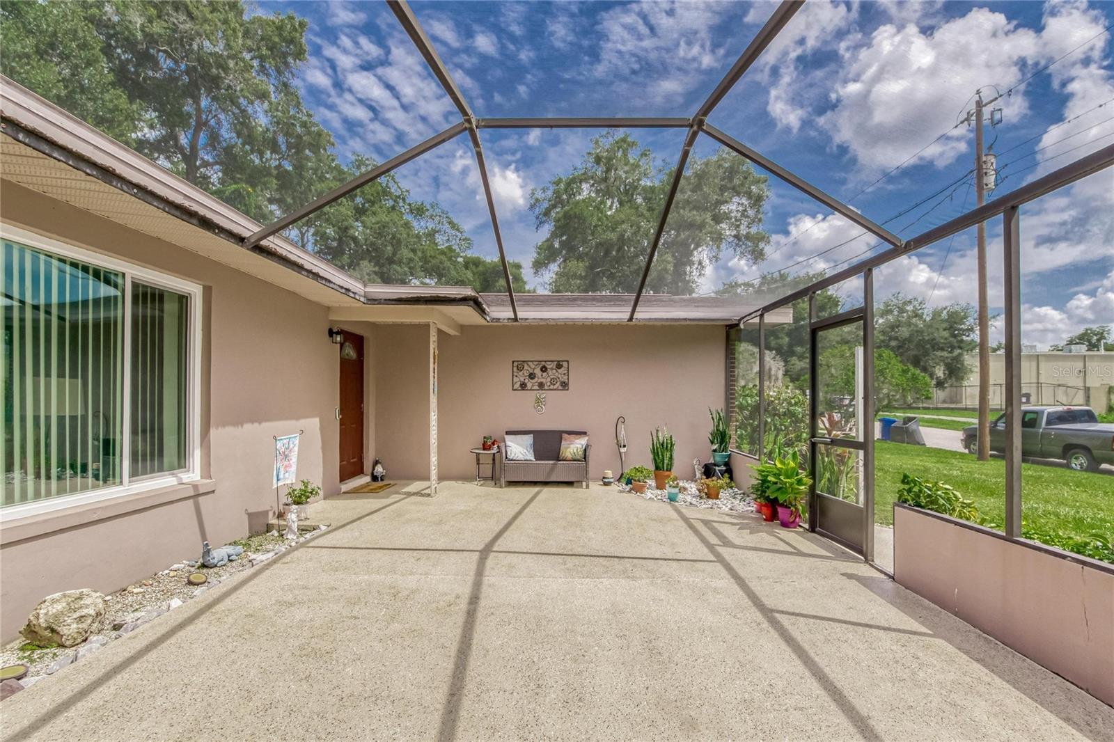 Image 4 of 40 For 207 Glendale Drive