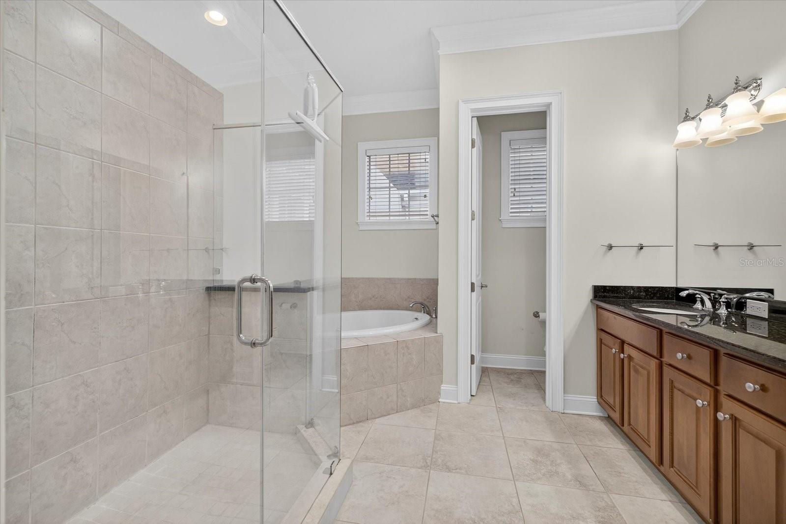 Image 20 of 47 For 195 Newbury Place N