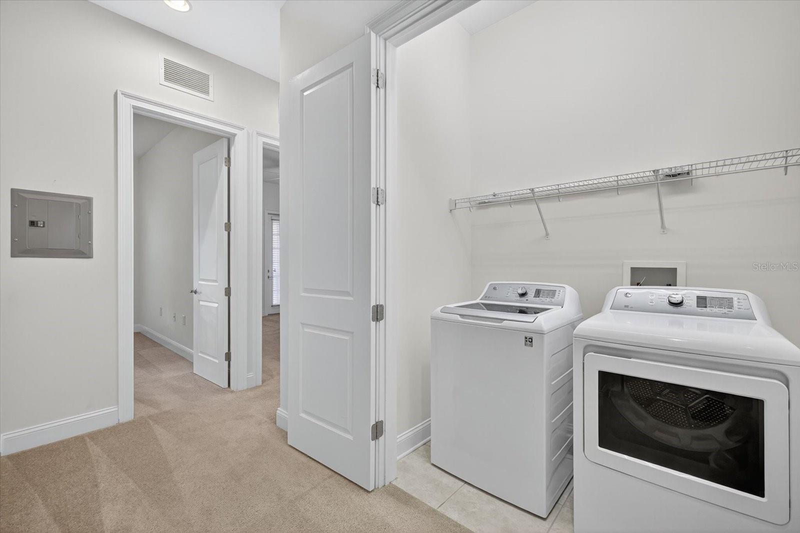 Image 21 of 47 For 195 Newbury Place N