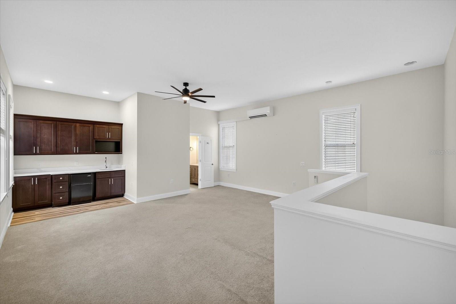 Image 31 of 47 For 195 Newbury Place N