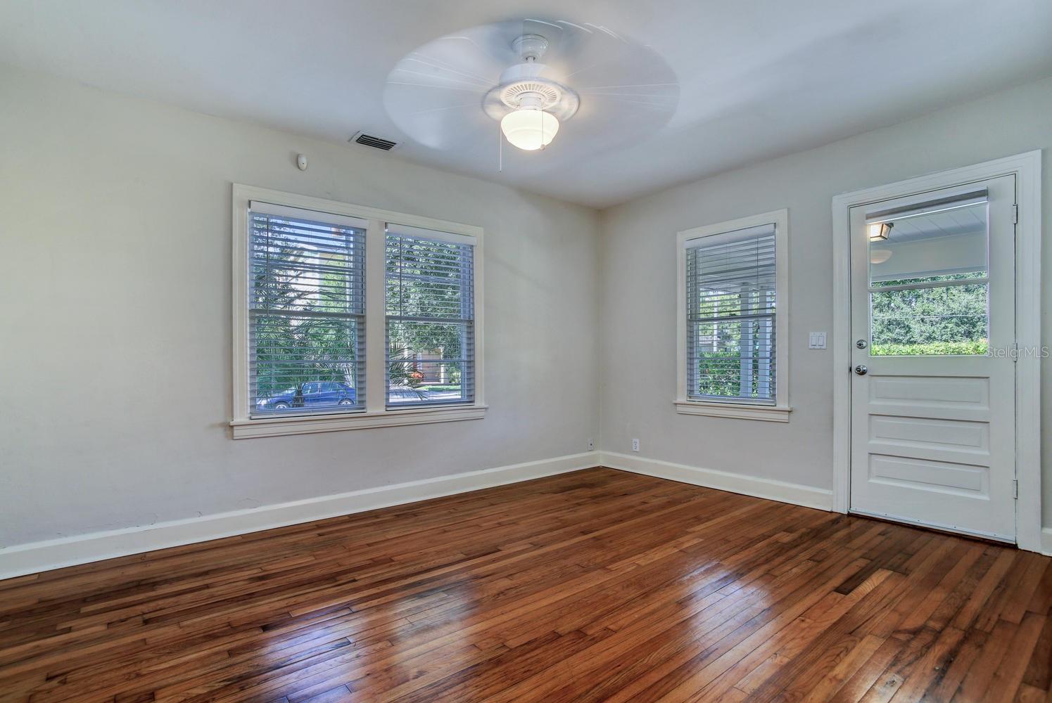Image 11 of 52 For 404 Westland Avenue 1