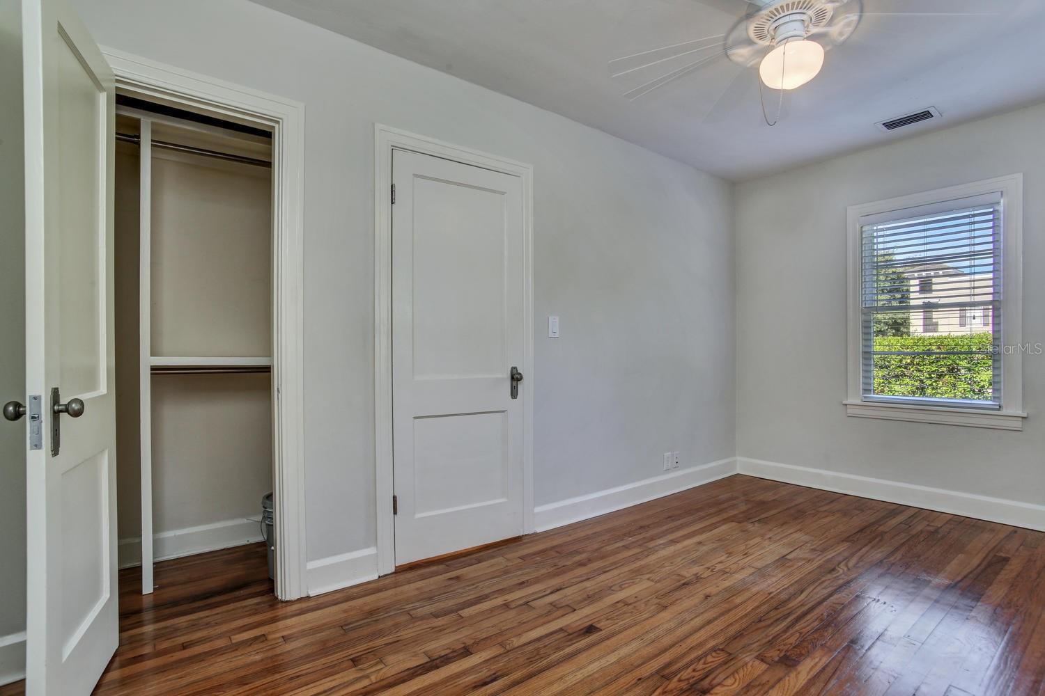 Image 19 of 52 For 404 Westland Avenue 1