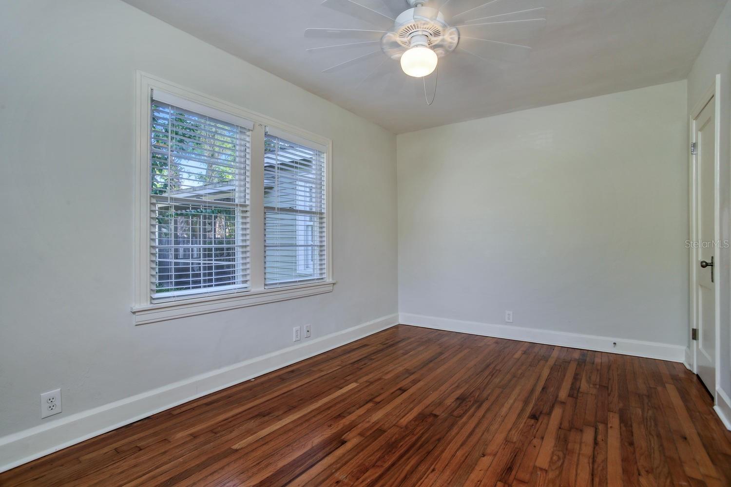 Image 23 of 52 For 404 Westland Avenue 1