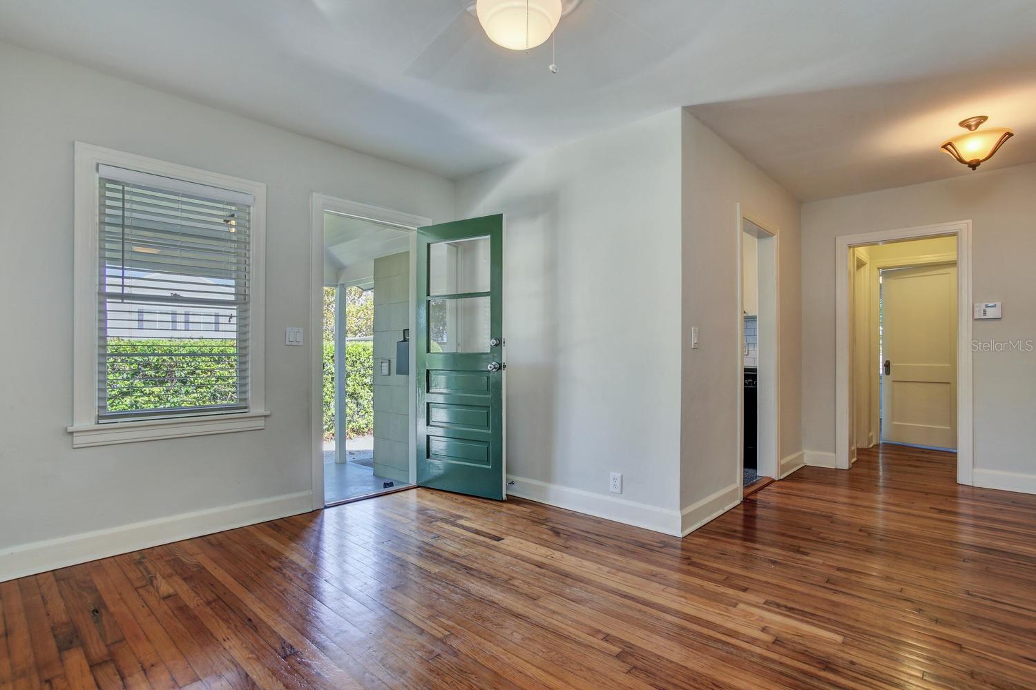 Image 4 of 52 For 404 Westland Avenue 1